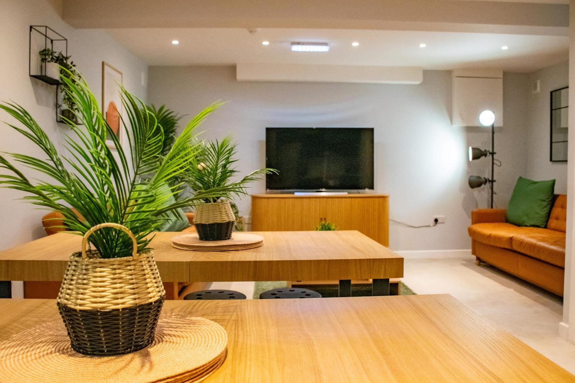 The Large Group House -Sleeps 21 Villa ดับลิน ภายนอก รูปภาพ