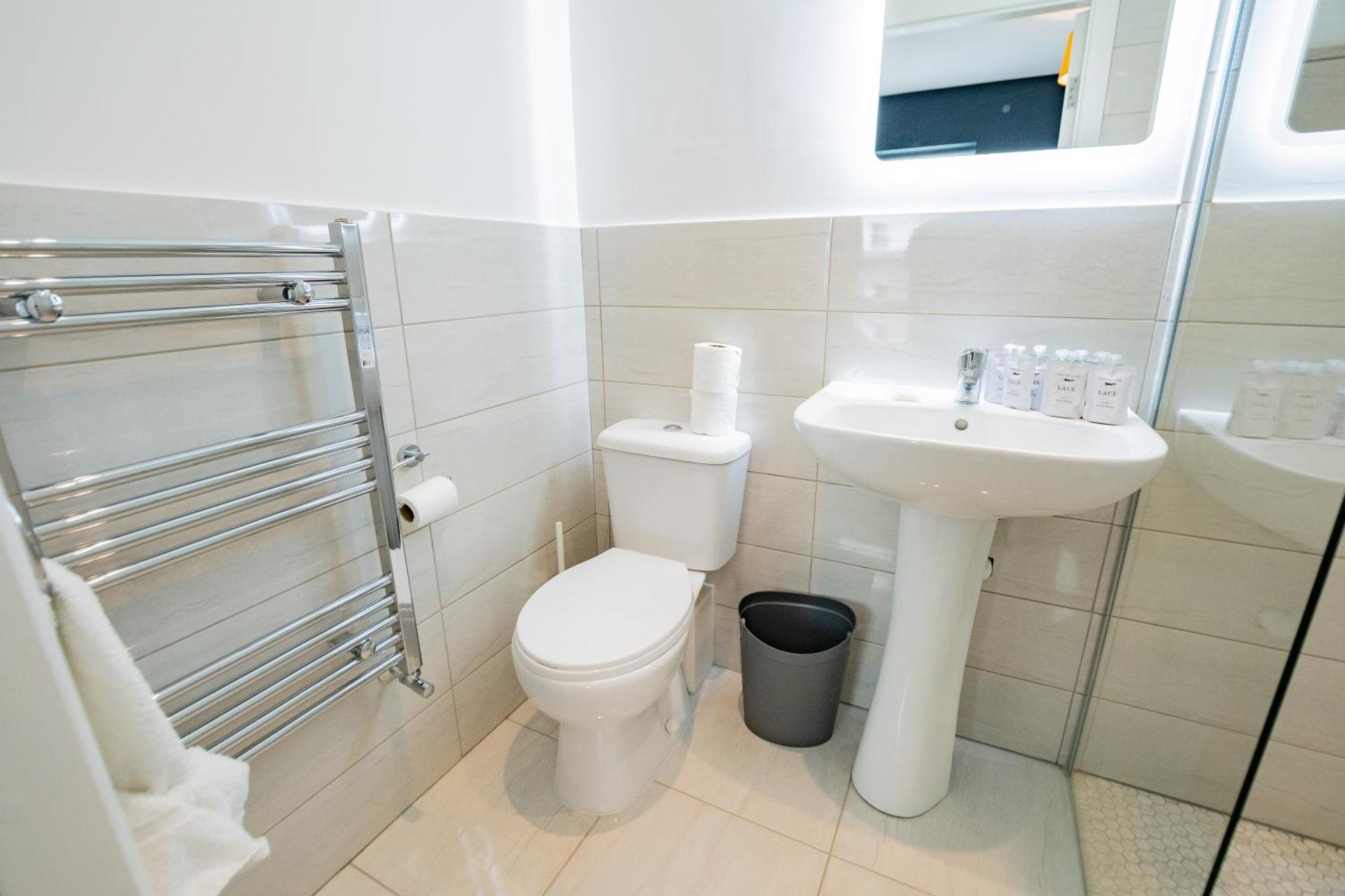 The Large Group House -Sleeps 21 Villa ดับลิน ภายนอก รูปภาพ