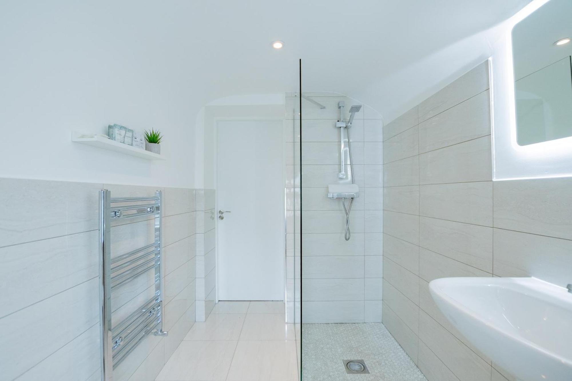 The Large Group House -Sleeps 21 Villa ดับลิน ภายนอก รูปภาพ