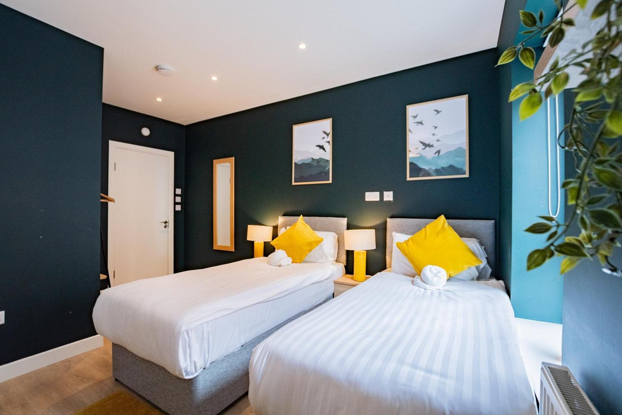 The Large Group House -Sleeps 21 Villa ดับลิน ภายนอก รูปภาพ