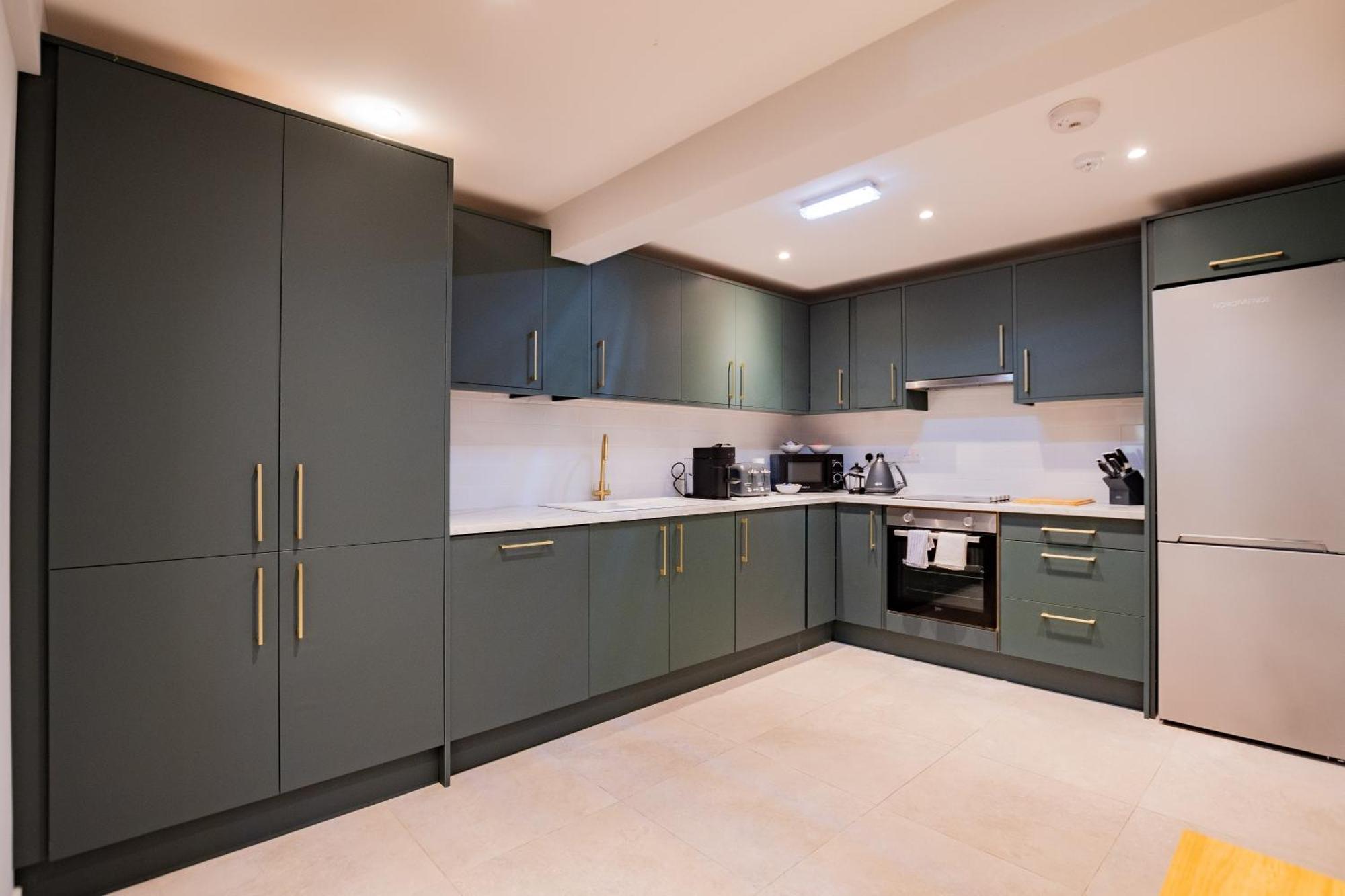 The Large Group House -Sleeps 21 Villa ดับลิน ภายนอก รูปภาพ