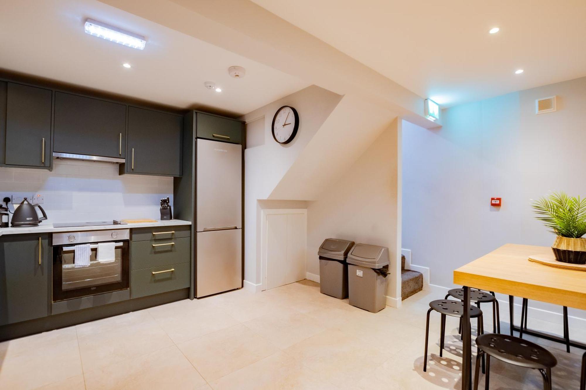 The Large Group House -Sleeps 21 Villa ดับลิน ภายนอก รูปภาพ