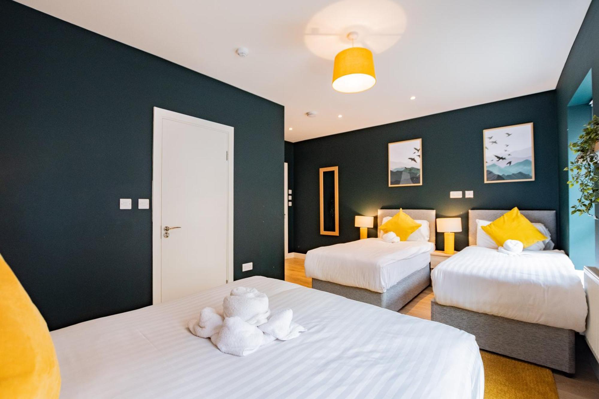 The Large Group House -Sleeps 21 Villa ดับลิน ภายนอก รูปภาพ